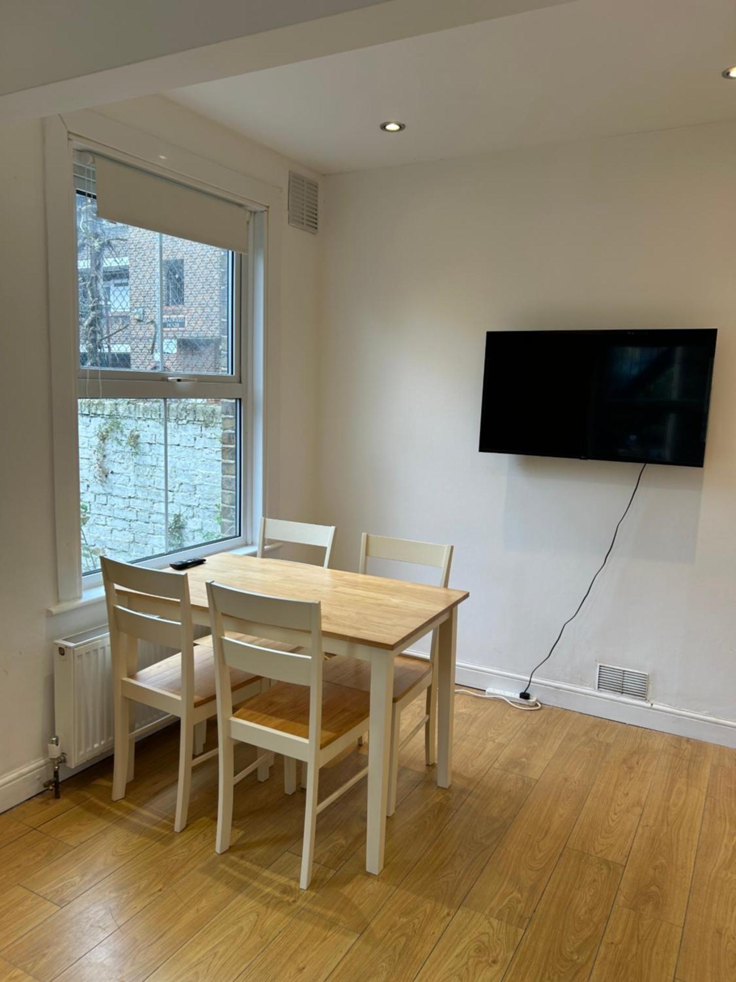 Spacious Battersea Rooms And Apartments London Room photo